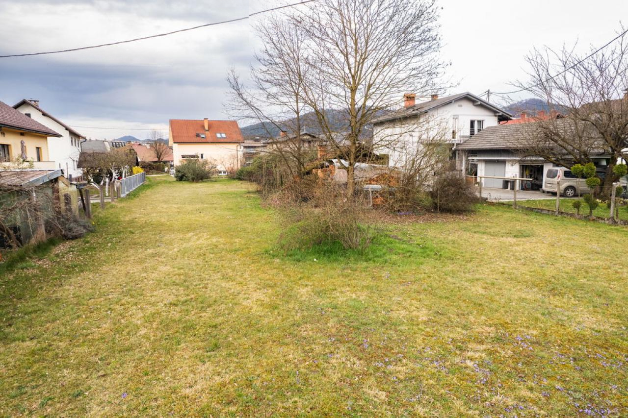 Земля в Любляне, Словения, 1 200 м² - фото 9