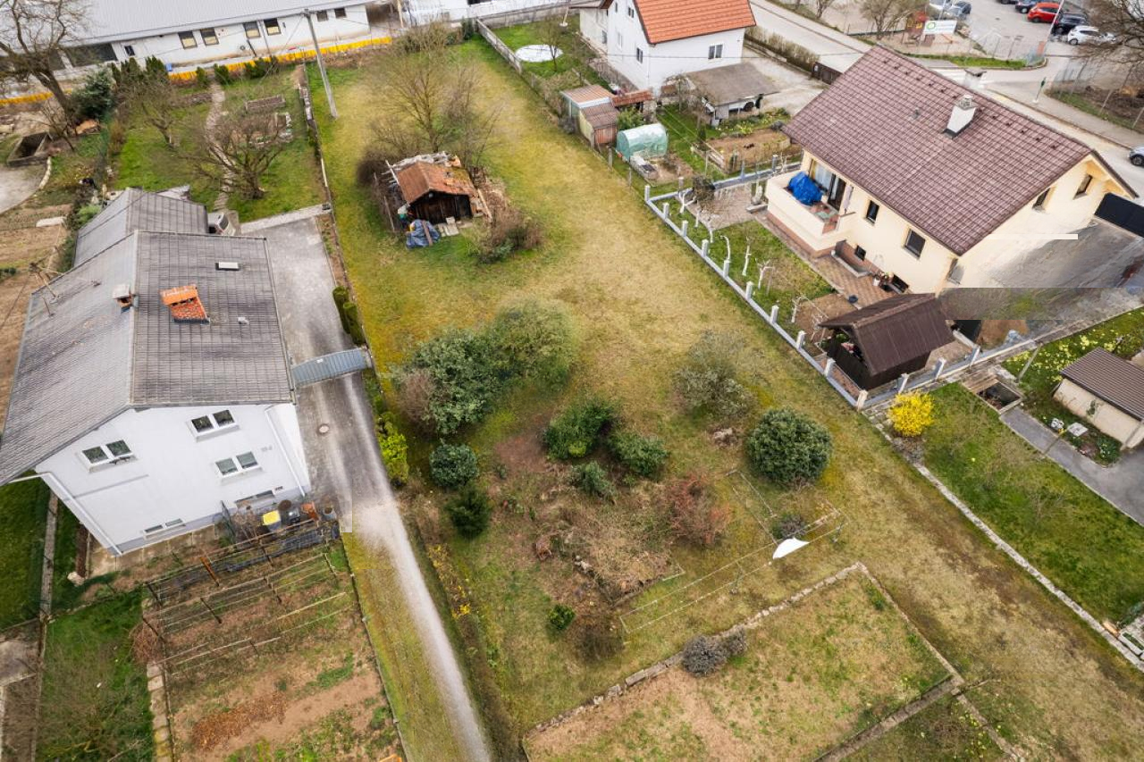 Земля в Любляне, Словения, 1 200 м² - фото 10