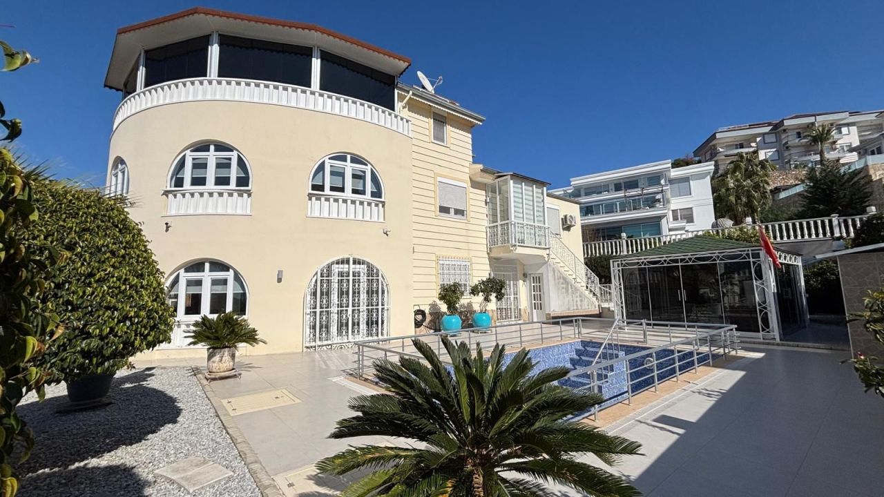 Вилла в Алании, Турция, 450 м² - фото 1