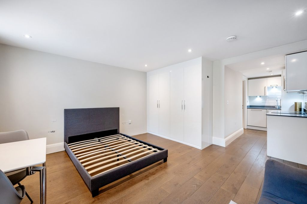 Квартира в Лондоне, Великобритания, 34 м² - фото 11