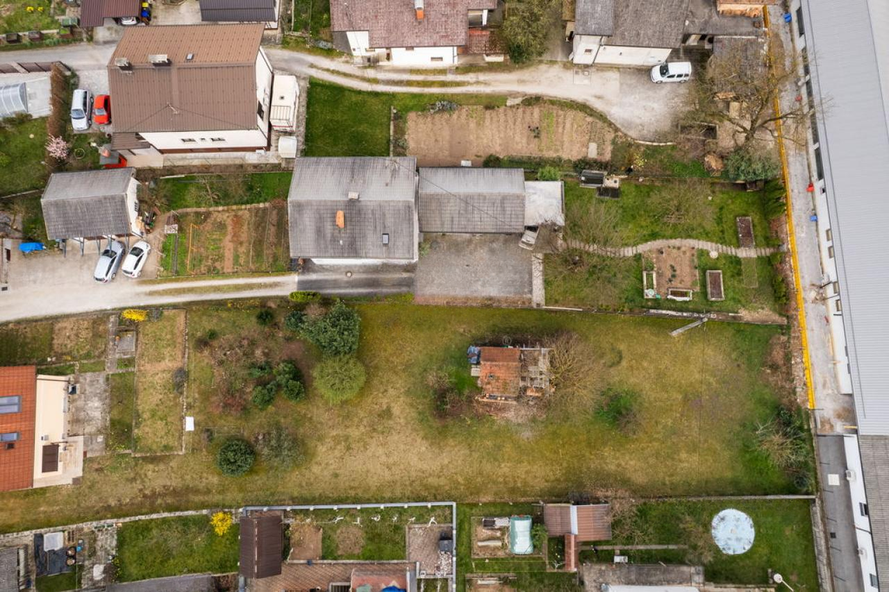 Земля в Любляне, Словения, 1 200 м² - фото 12