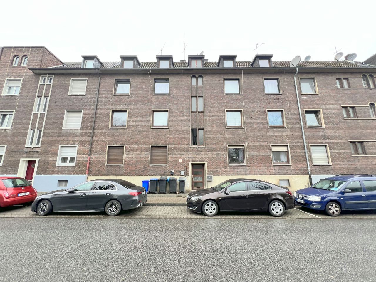 Доходный дом в Мёнхенгладбахе, Германия, 515 м² - фото 1