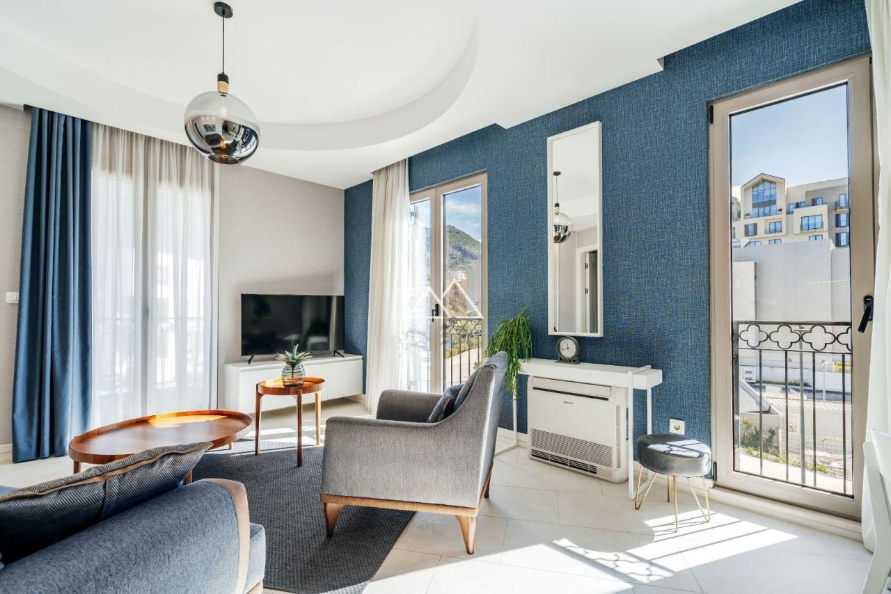 Апартаменты в Тивате, Черногория, 45 м² - фото 1