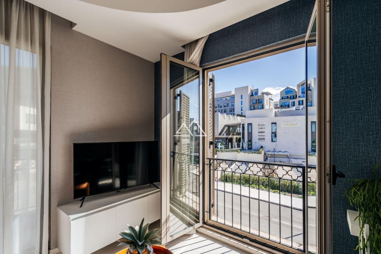 Апартаменты в Тивате, Черногория, 45 м² - фото 17