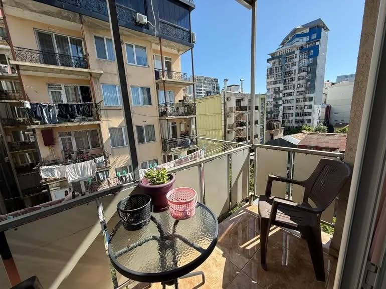 Квартира в Батуми, Грузия, 48 м² - фото 1