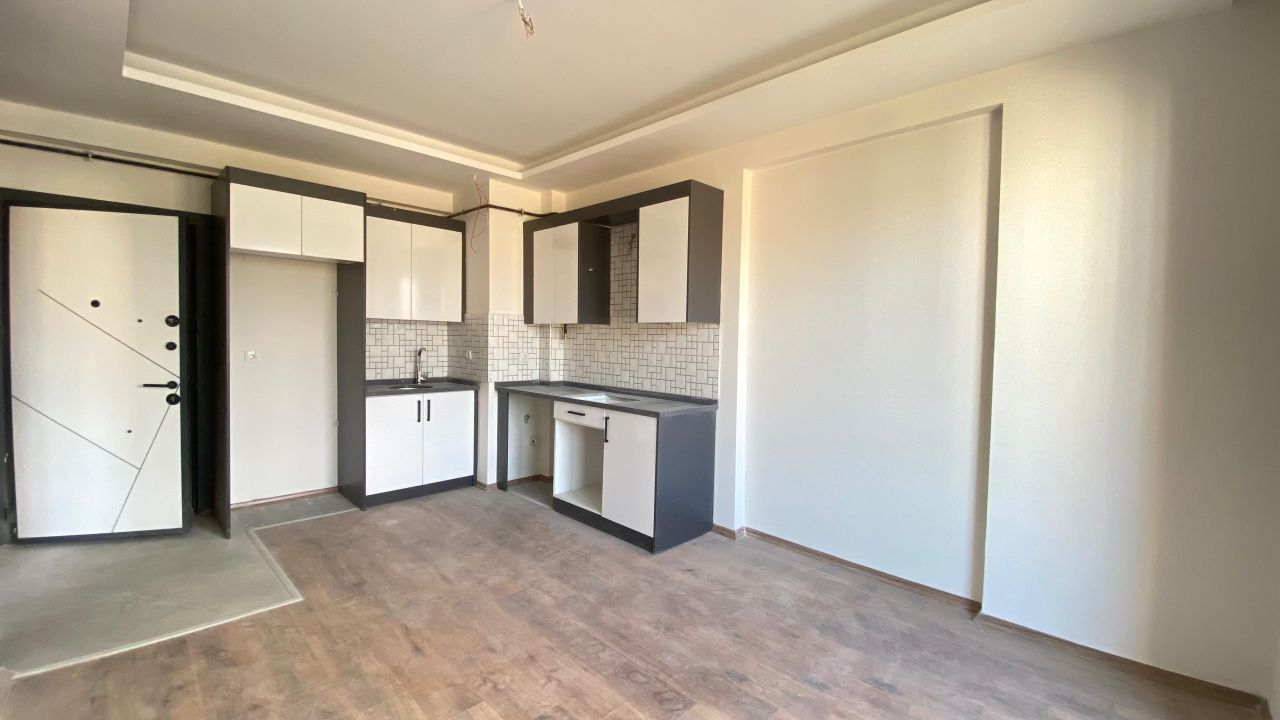 Квартира в Мерсине, Турция, 50 м² - фото 2