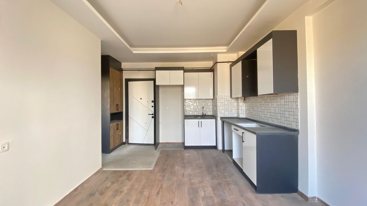 Квартира в Мерсине, Турция, 50 м² - фото 1