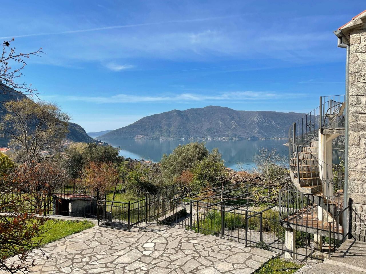 Дом в Рисане, Черногория, 233 м² - фото 1