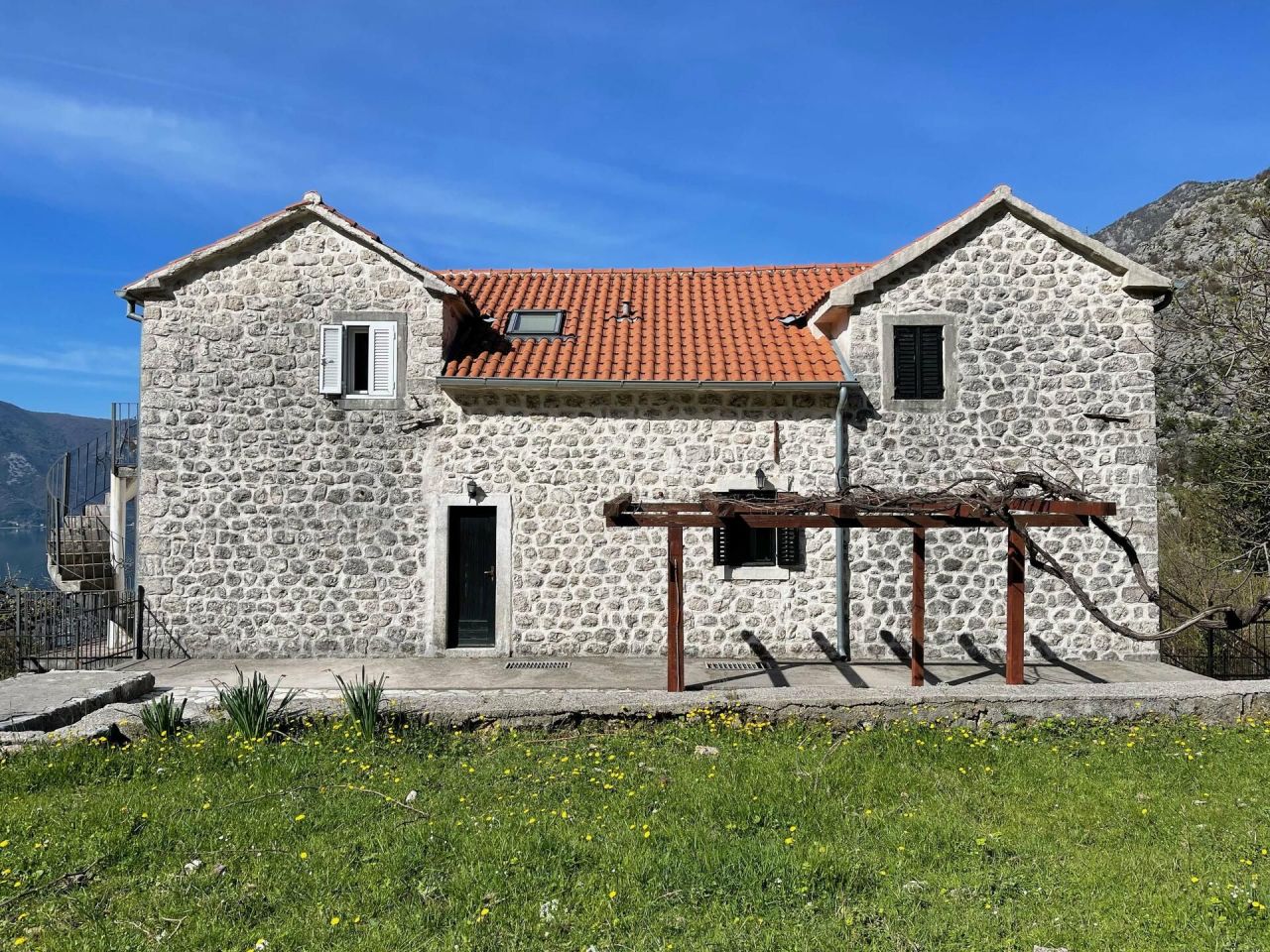 Дом в Рисане, Черногория, 233 м² - фото 2