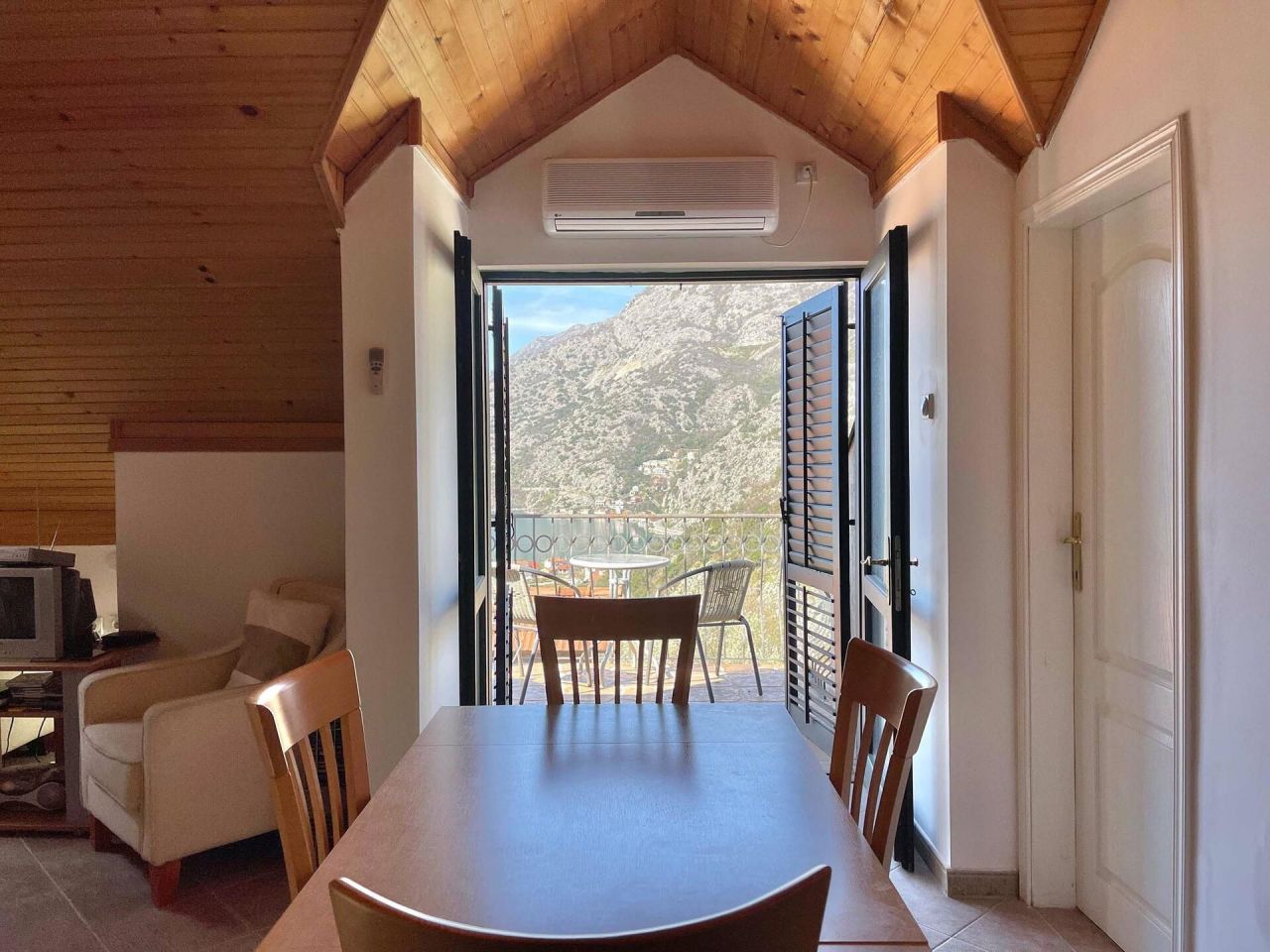 Дом в Рисане, Черногория, 233 м² - фото 14