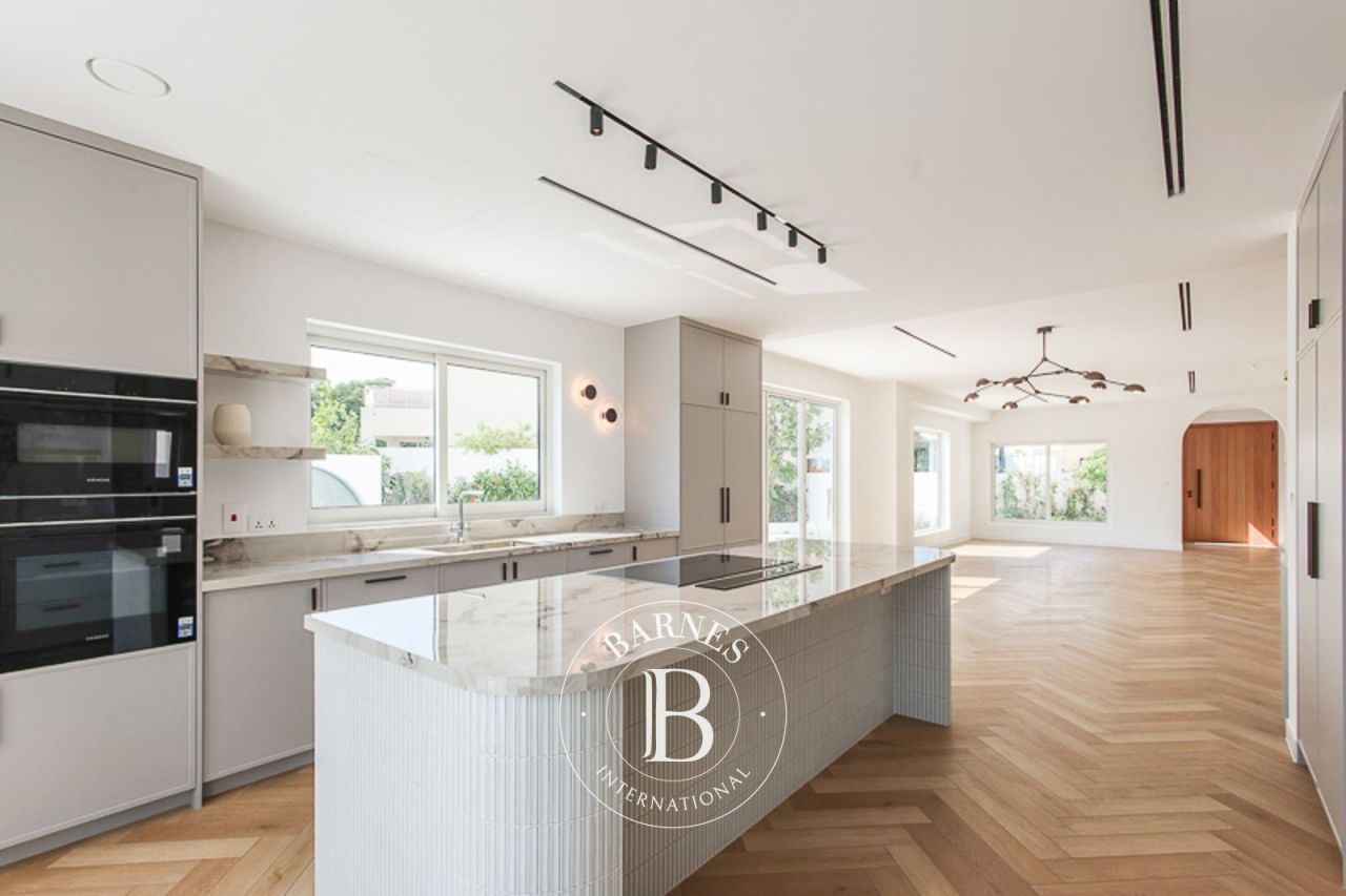 Вилла в Дубае, ОАЭ, 390.2 м² - фото 9