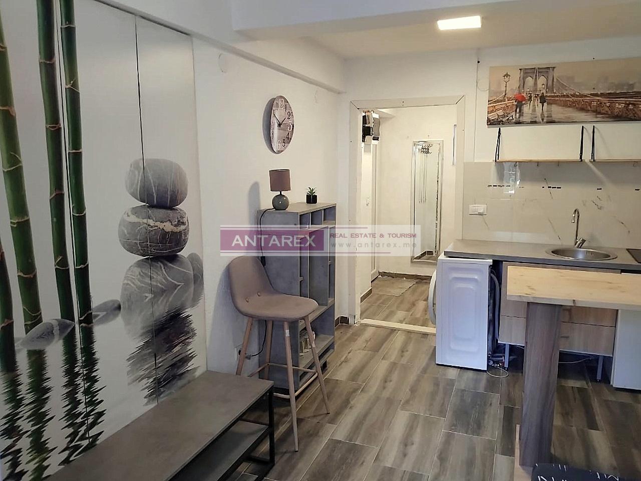 Апартаменты в Херцег-Нови, Черногория, 20 м² - фото 1