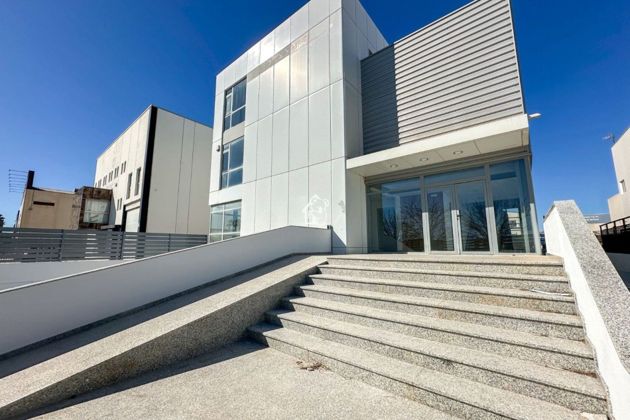 Офис в Альморади, Испания, 225 м² - фото 1