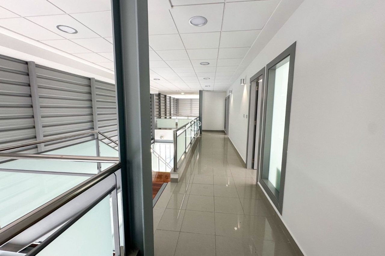 Офис в Альморади, Испания, 225 м² - фото 6