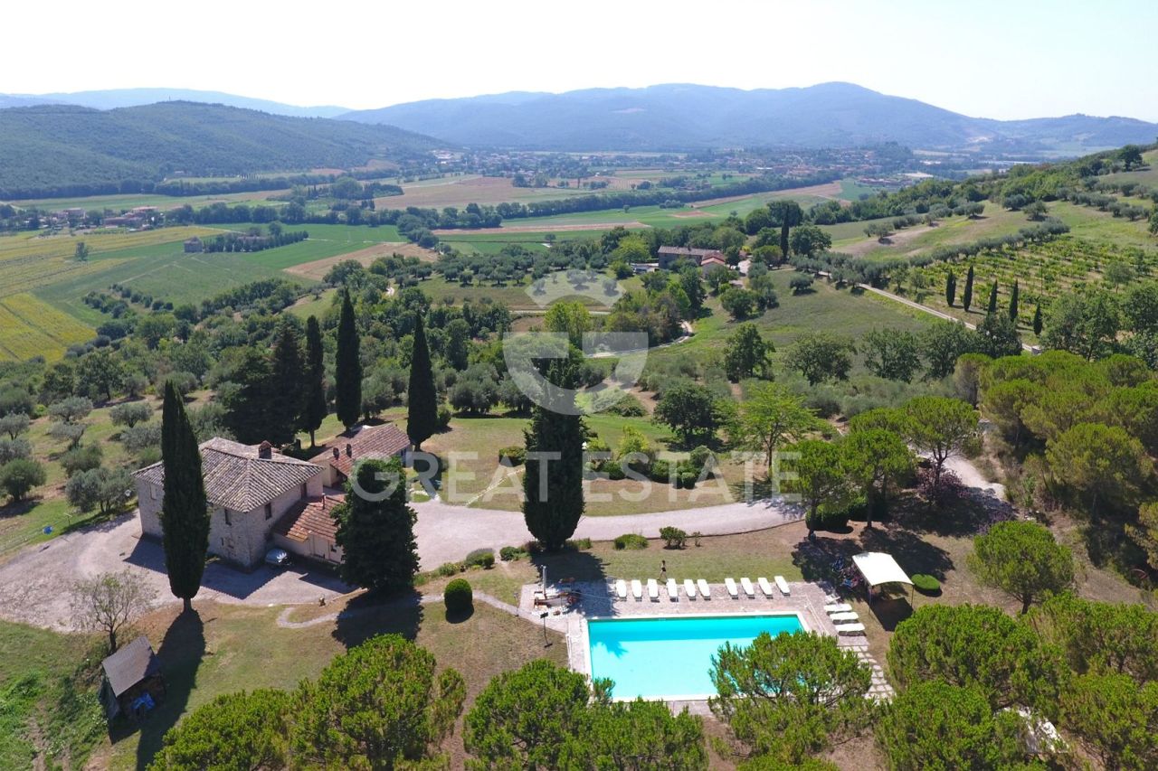 Дом в Корчано, Италия, 744.85 м² - фото 1