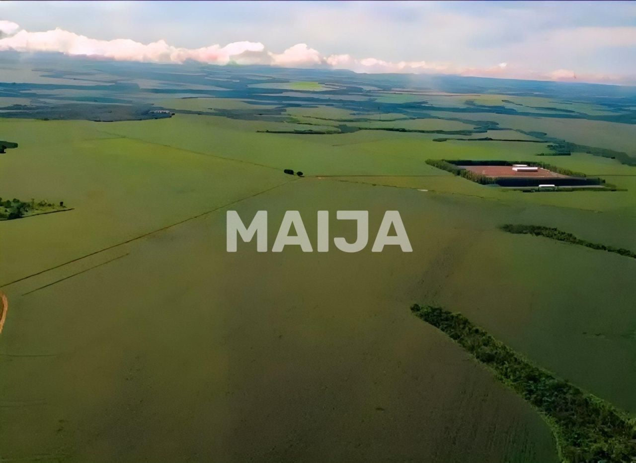 Земля Água Boa, Бразилия, 175 310 000 м² - фото 1