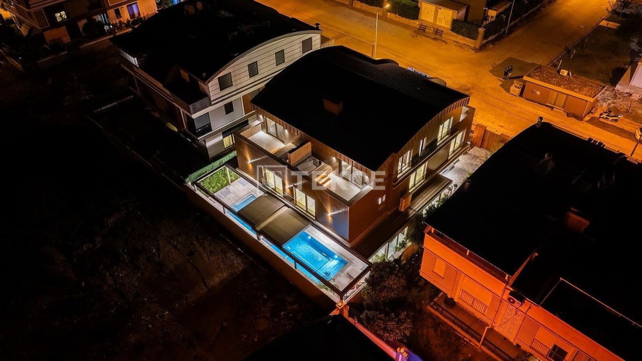 Вилла в Анталии, Турция, 330 м² - фото 1