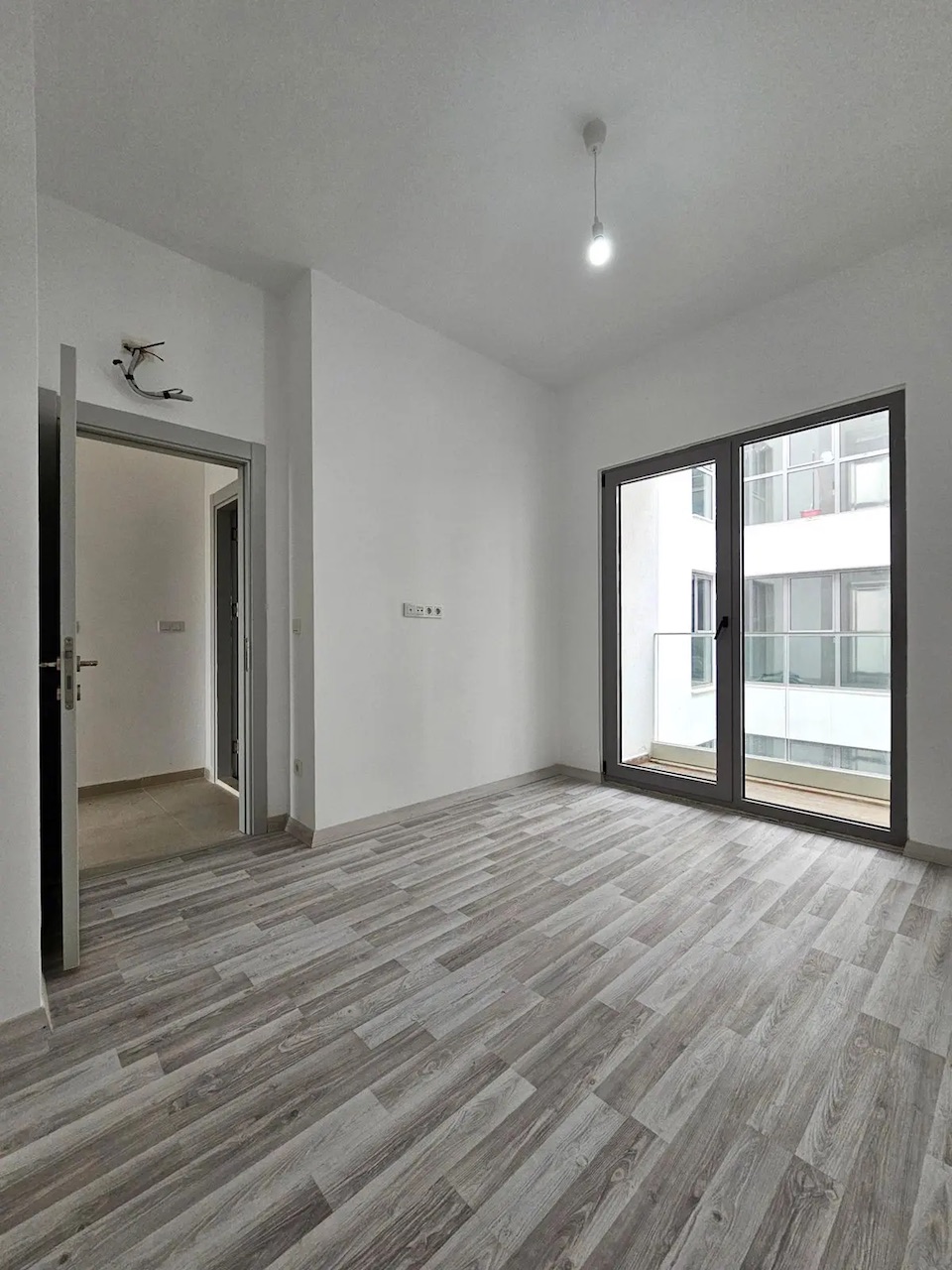 Квартира в Баре, Черногория, 74 м² - фото 1