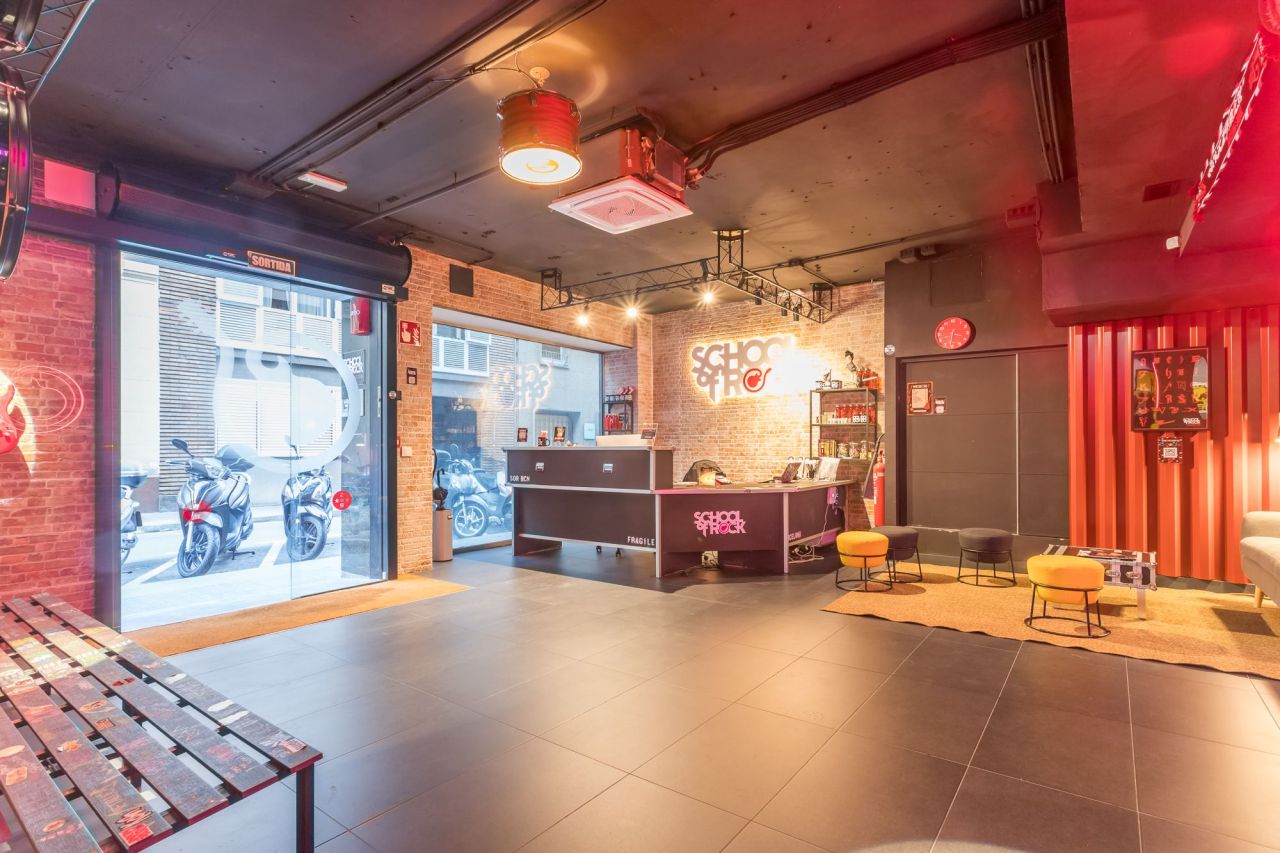 Коммерческая недвижимость в Барселоне, Испания, 545 м² - фото 1