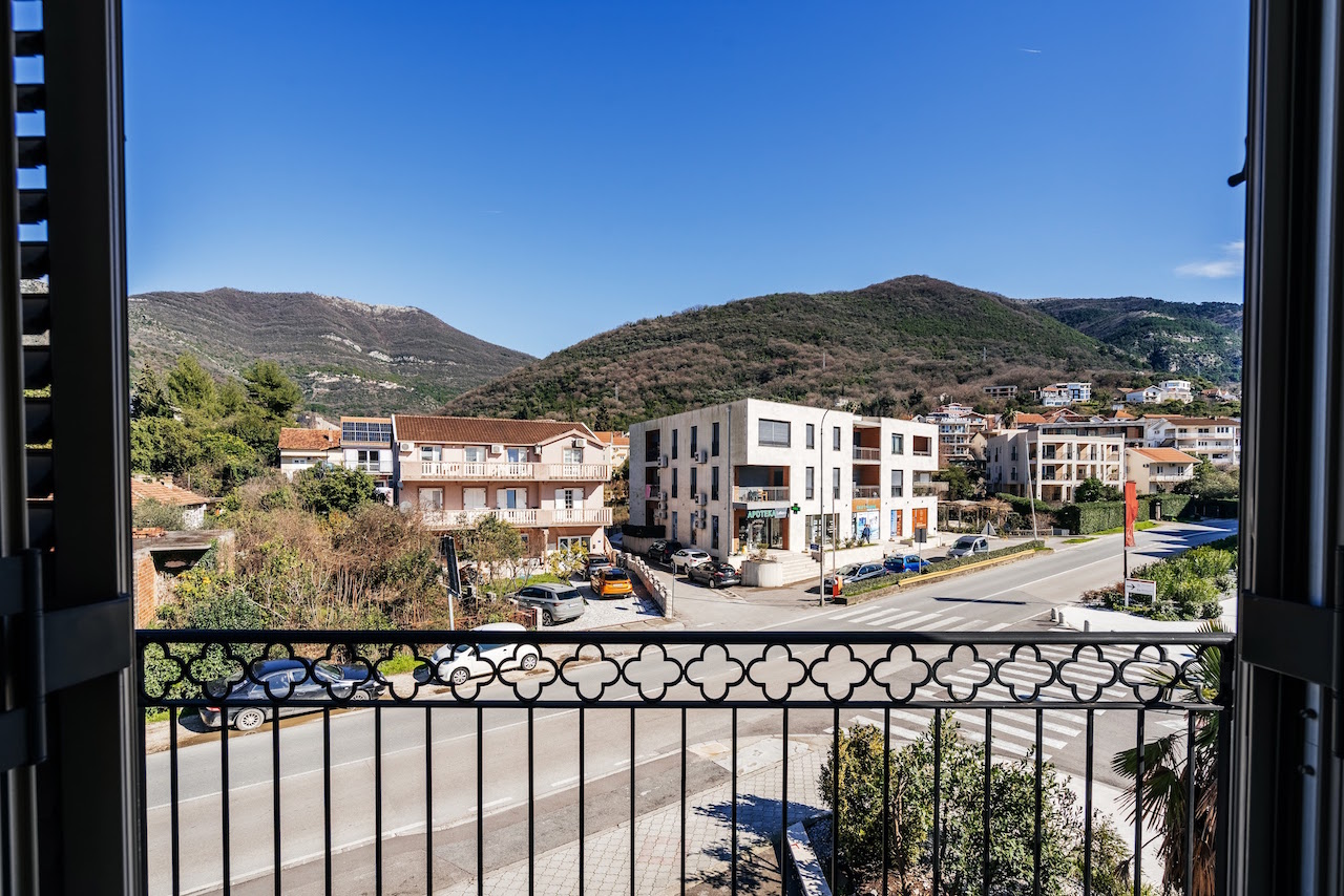 Квартира в Тивате, Черногория, 45 м² - фото 12