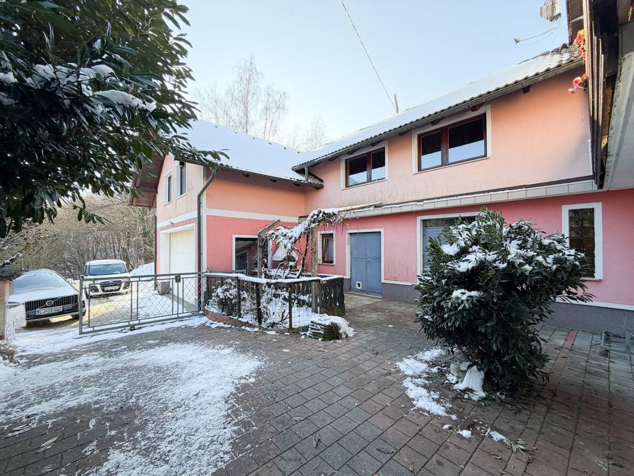 Дом в Любляне, Словения, 400 м² - фото 1