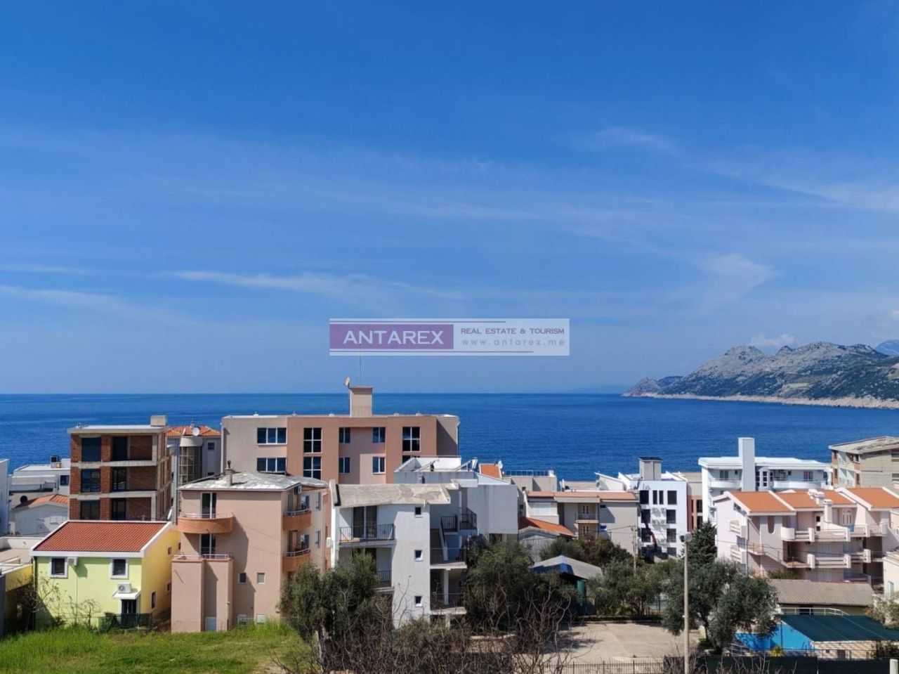 Апартаменты в Добра Воде, Черногория, 68 м² - фото 1