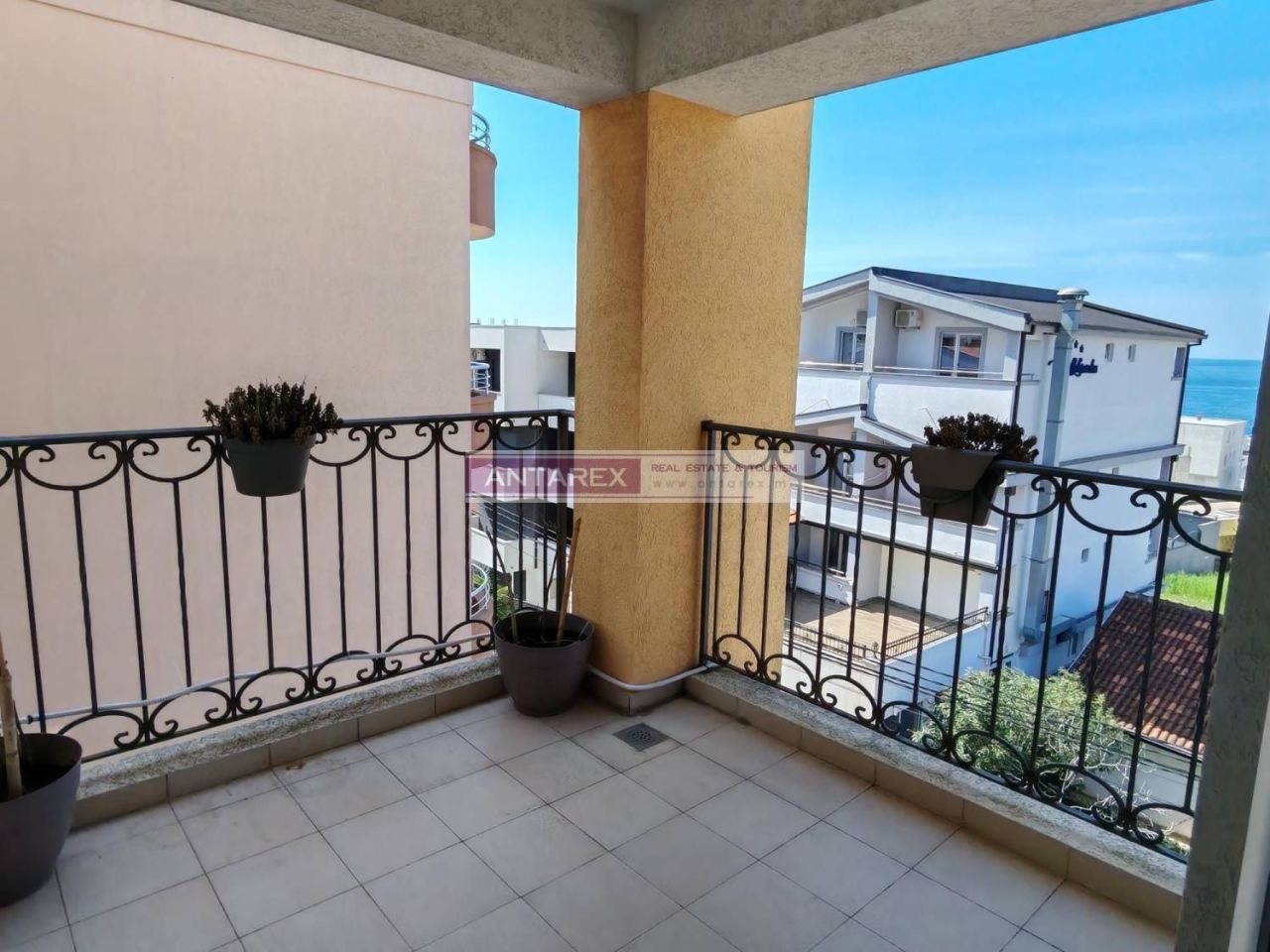 Апартаменты в Добра Воде, Черногория, 68 м² - фото 12