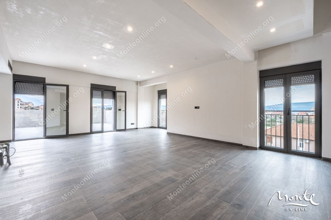 Апартаменты в Тивате, Черногория, 236 м² - фото 3