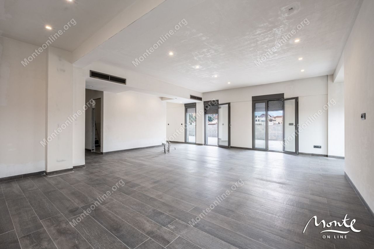 Апартаменты в Тивате, Черногория, 236 м² - фото 4