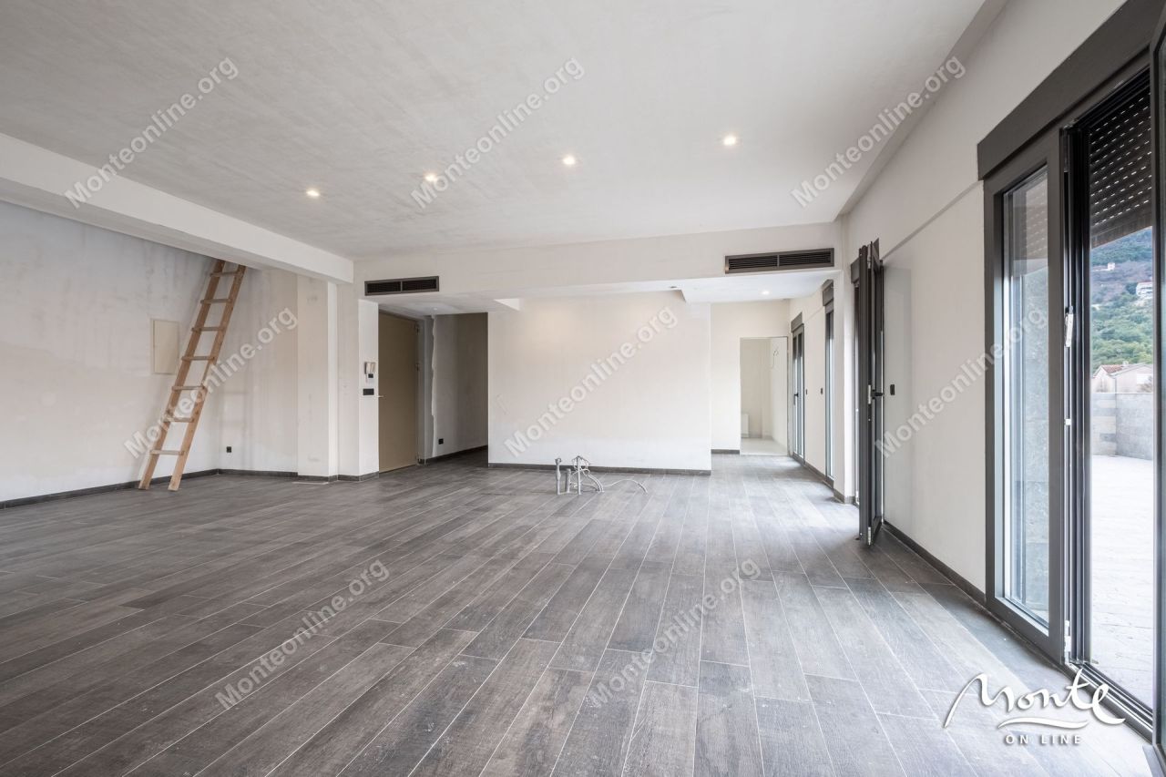 Апартаменты в Тивате, Черногория, 236 м² - фото 6