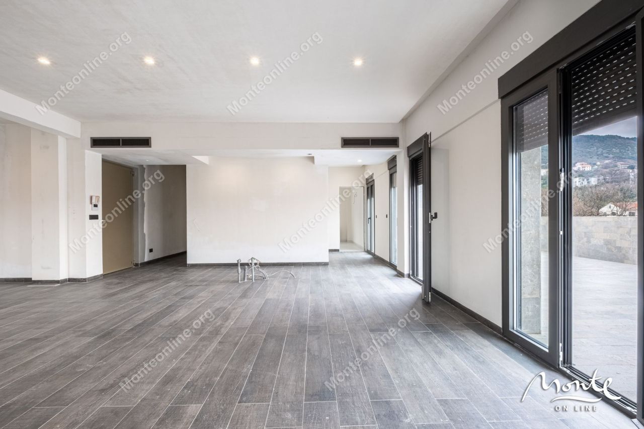 Апартаменты в Тивате, Черногория, 236 м² - фото 7