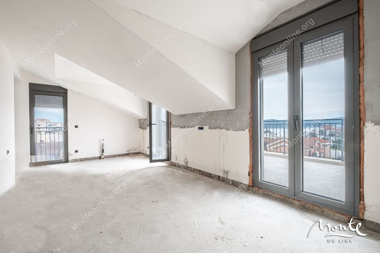 Апартаменты в Тивате, Черногория, 236 м² - фото 11