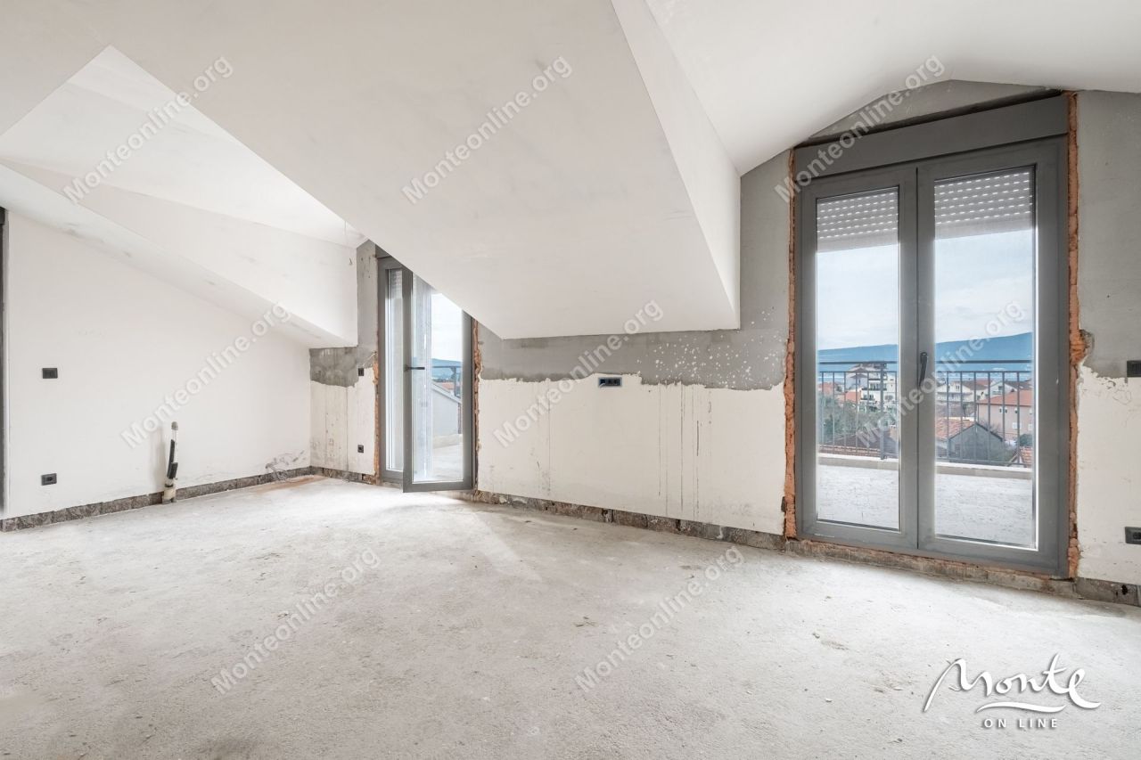 Апартаменты в Тивате, Черногория, 236 м² - фото 17