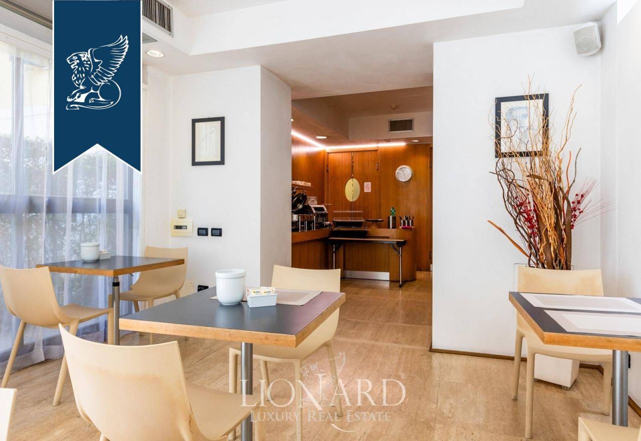 Отель, гостиница в Риме, Италия, 2 120 м² - фото 3