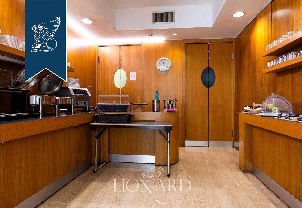 Отель, гостиница в Риме, Италия, 2 120 м² - фото 8