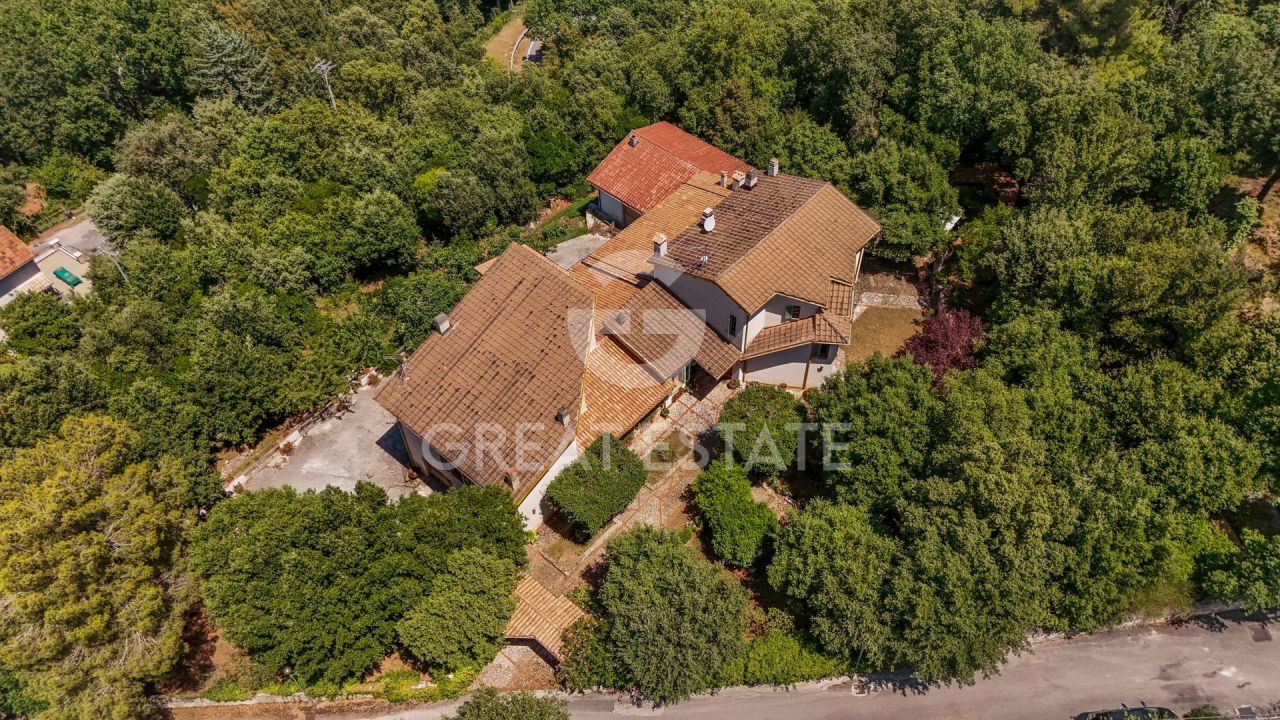 Вилла в Сполето, Италия, 382.5 м² - фото 4