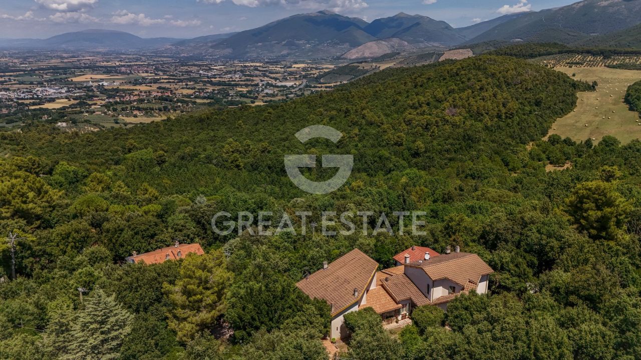 Вилла в Сполето, Италия, 382.5 м² - фото 5