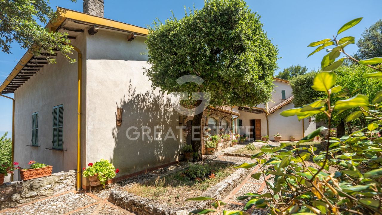 Вилла в Сполето, Италия, 382.5 м² - фото 7