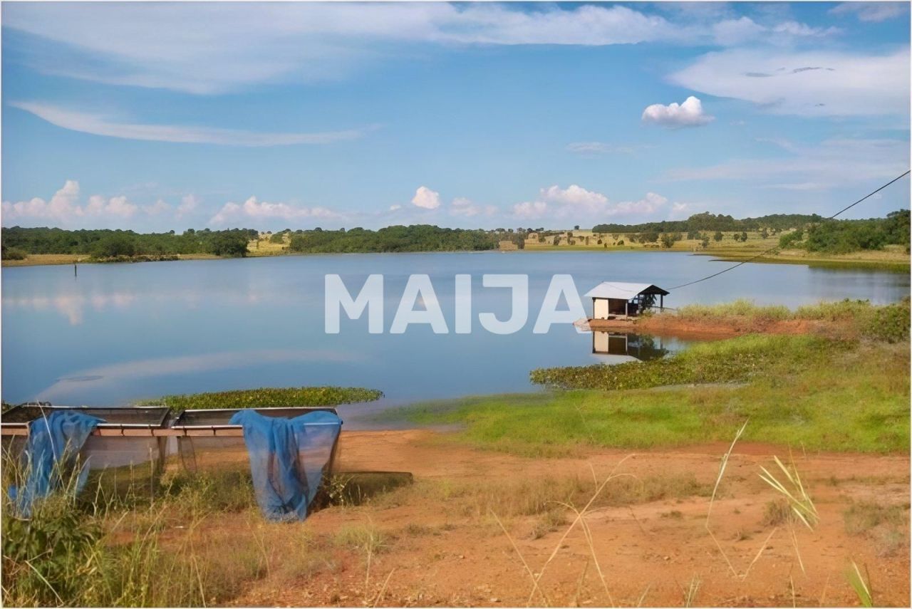 Земля Barra do Garças, Бразилия, 139 900 000 м² - фото 1