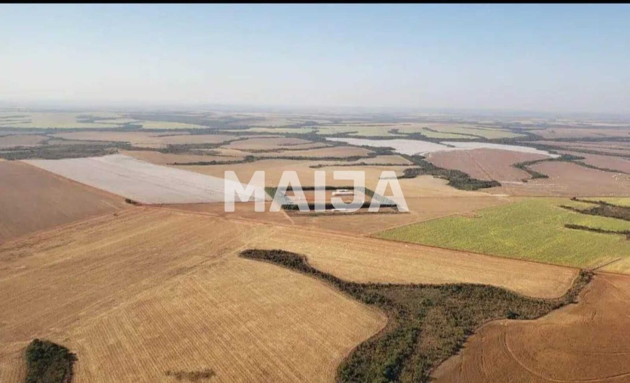 Земля Água Boa, Бразилия, 175 310 000 м² - фото 3