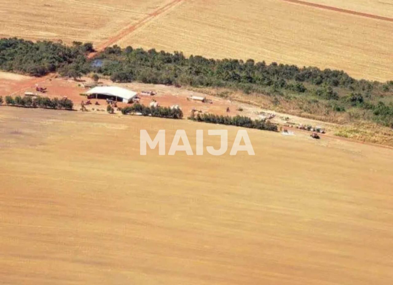 Земля Água Boa, Бразилия, 175 310 000 м² - фото 4