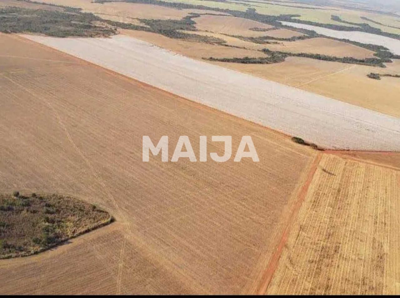 Земля Água Boa, Бразилия, 175 310 000 м² - фото 5