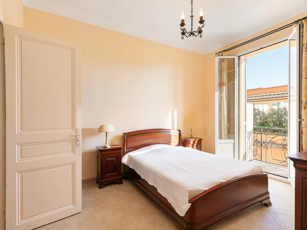 Квартира в Ла-Кондамине, Монако, 75 м² - фото 1