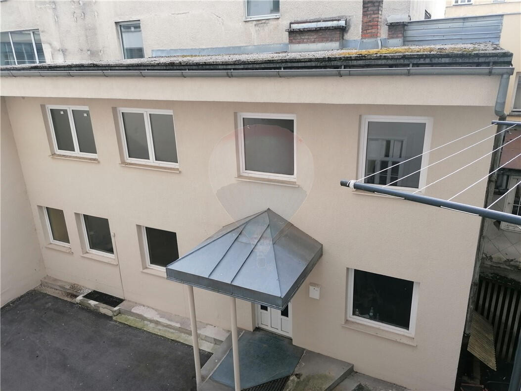 Офис в Любляне, Словения, 191 м² - фото 1