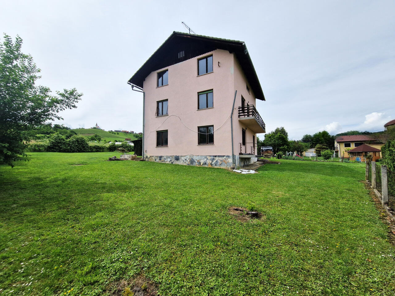 Дом в Шмарье-при-Елшах, Словения, 299 м² - фото 1