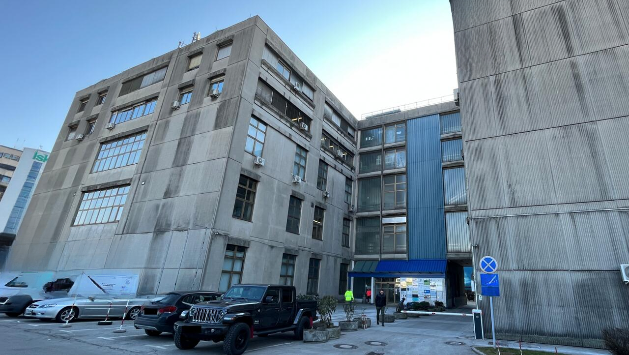 Офис в Любляне, Словения, 1 536 м² - фото 1