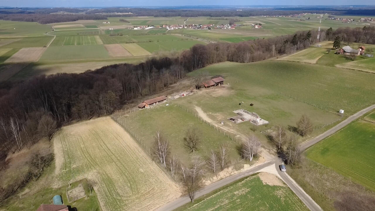 Ферма в Лютомере, Словения, 17 548 м² - фото 1