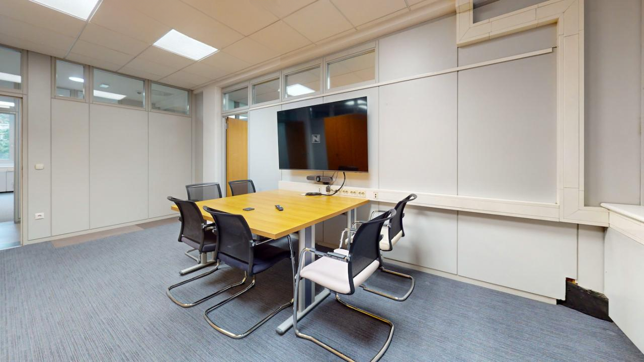 Офис в Любляне, Словения, 608 м² - фото 1