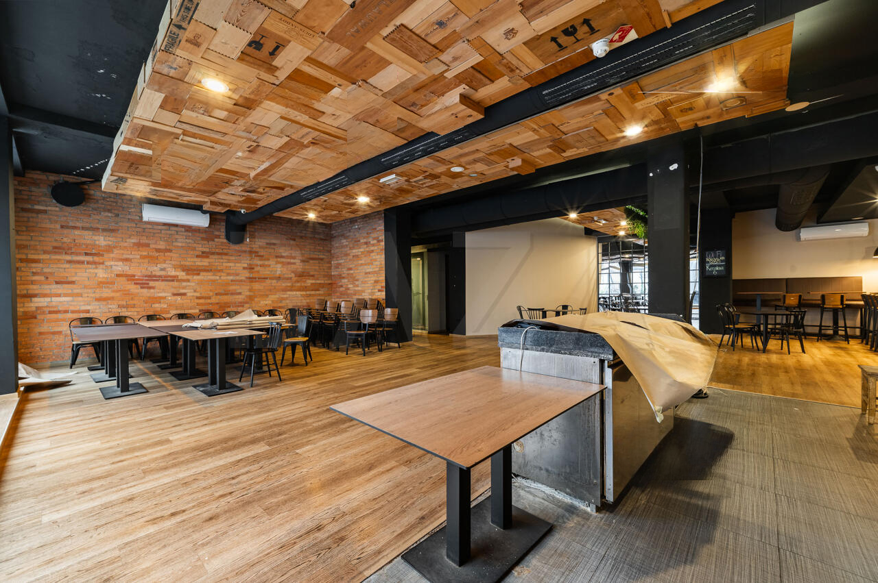 Офис в Любляне, Словения, 614 м² - фото 1