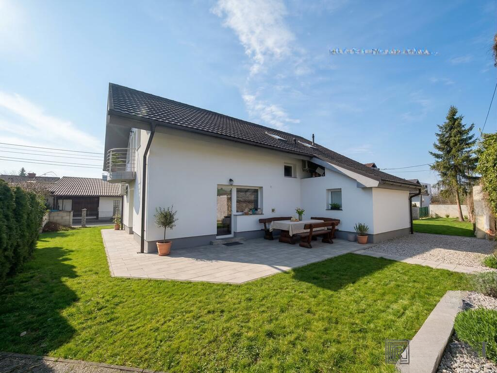 Дом в Любляне, Словения, 135 м² - фото 1